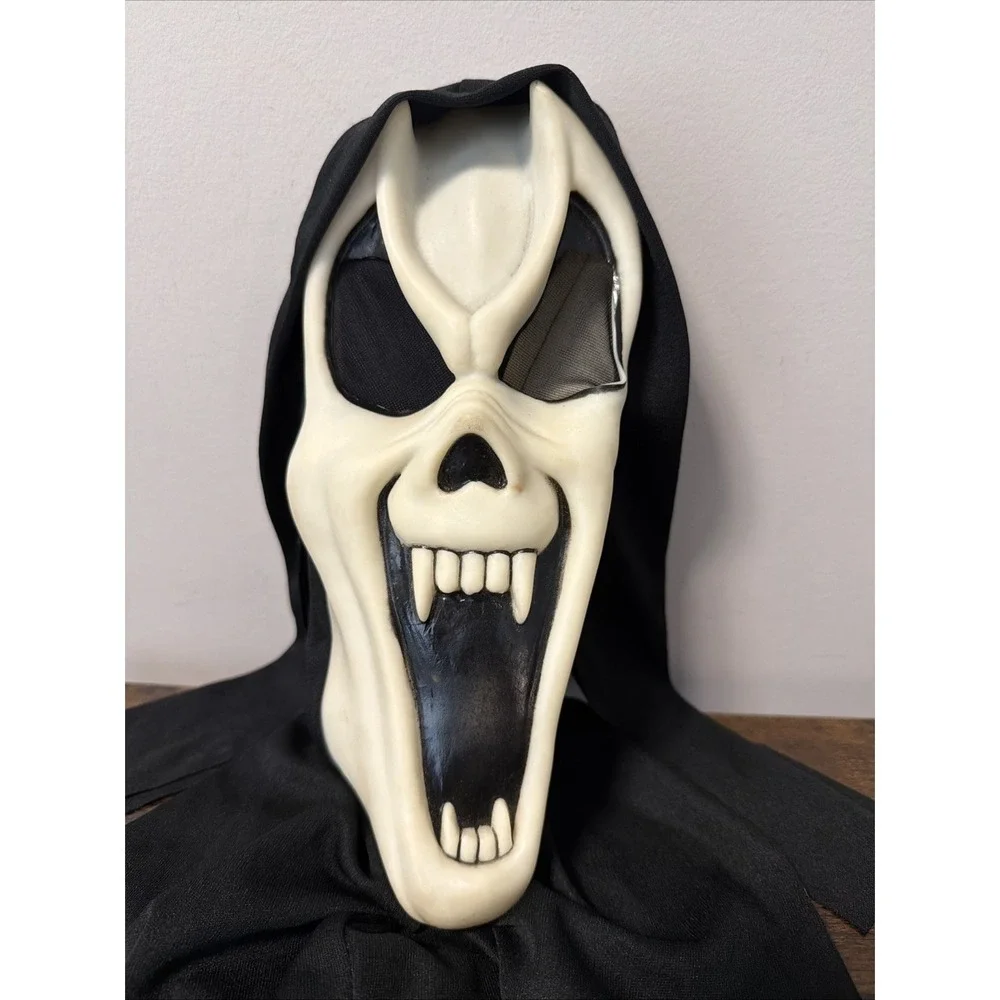 VTG 90s/Y2K Scream Mask Fun World, Vampire Ghost Face Glow-In-The-Dark 9206